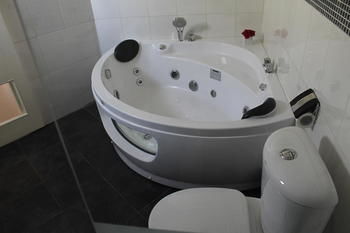 Jetted Tub
